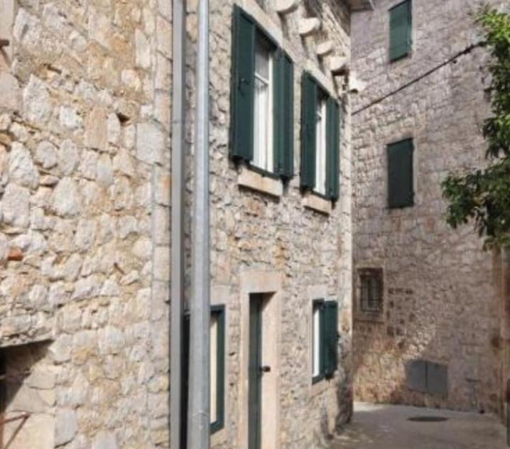Apartments Sandra In The Historical Center Of The City Supetar Kültér fotó